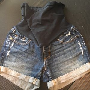 A Pea In the Pod Maternity shorts size small