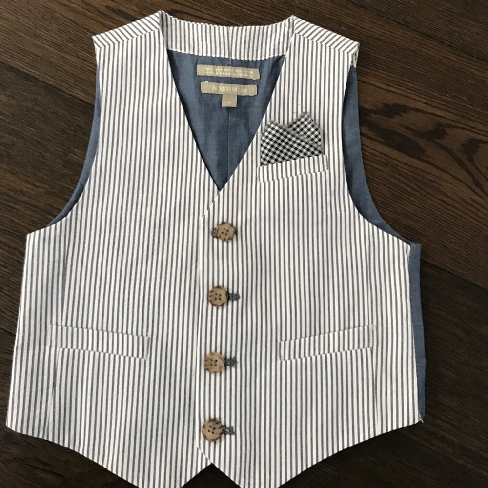 Nordstrom vest with pocket Square