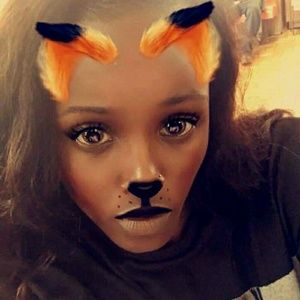 Meet your Posher, Dina