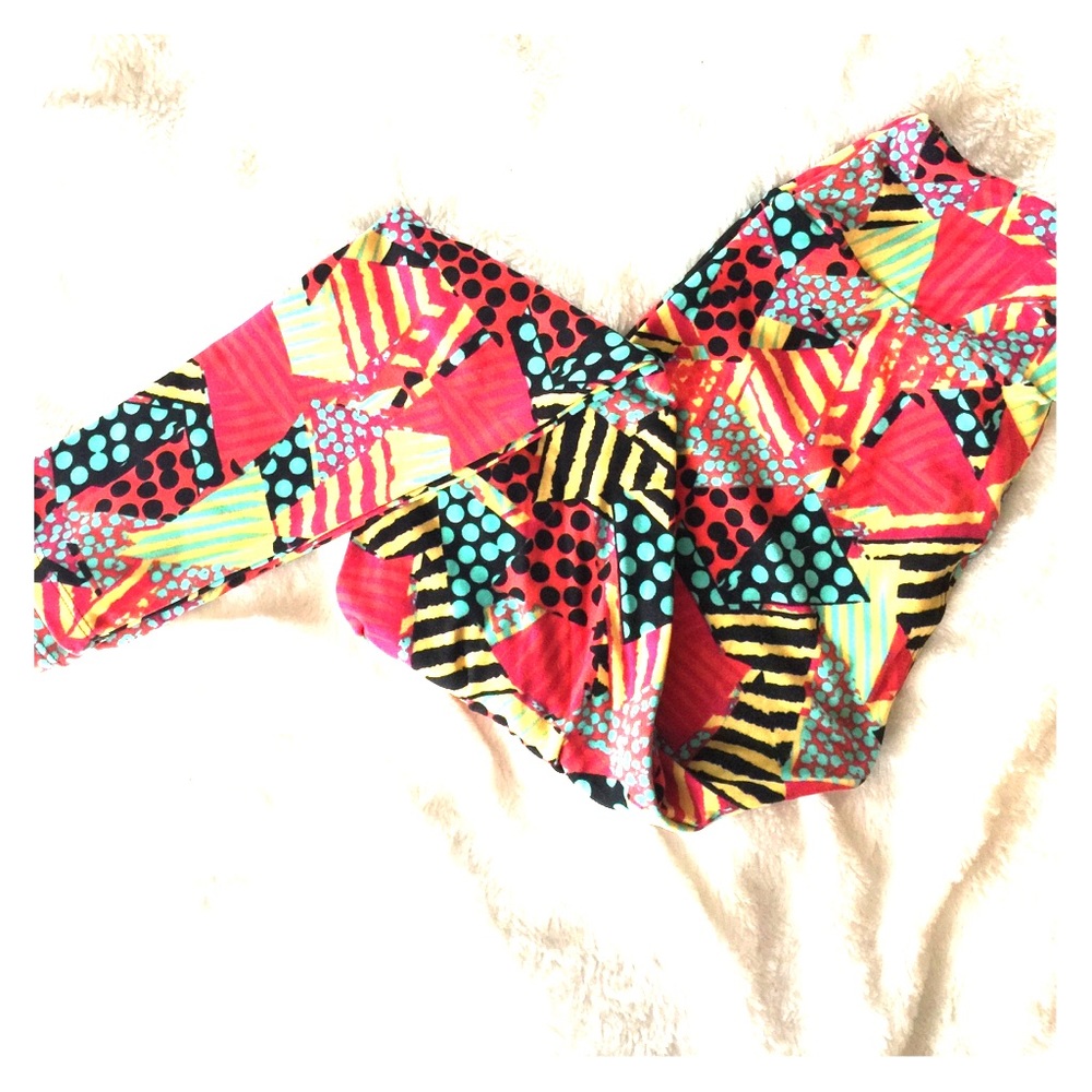 Fun 90's Retro print Lularoe OS Leggings