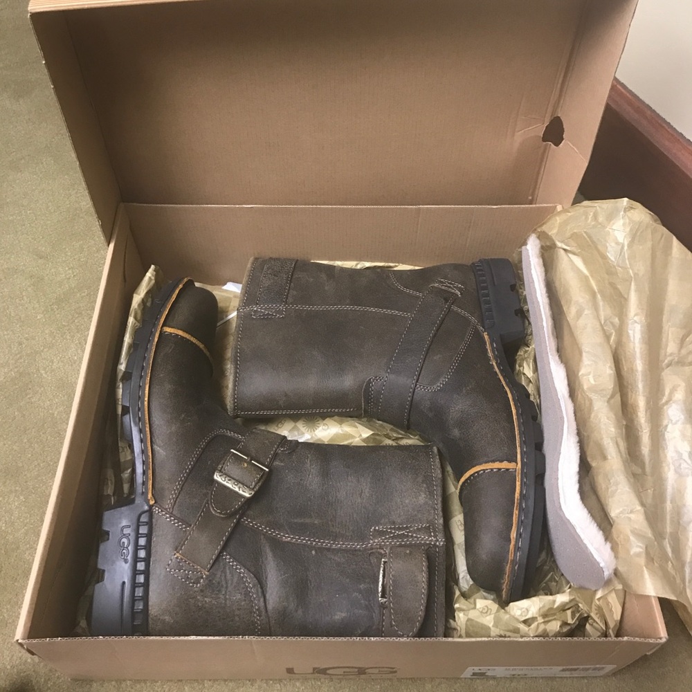 NEW UGG Men’s Rockville II Sz 10 Dune/Brown