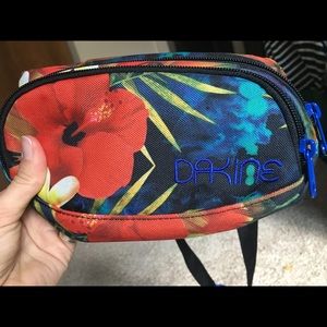 Dakine fanny pack