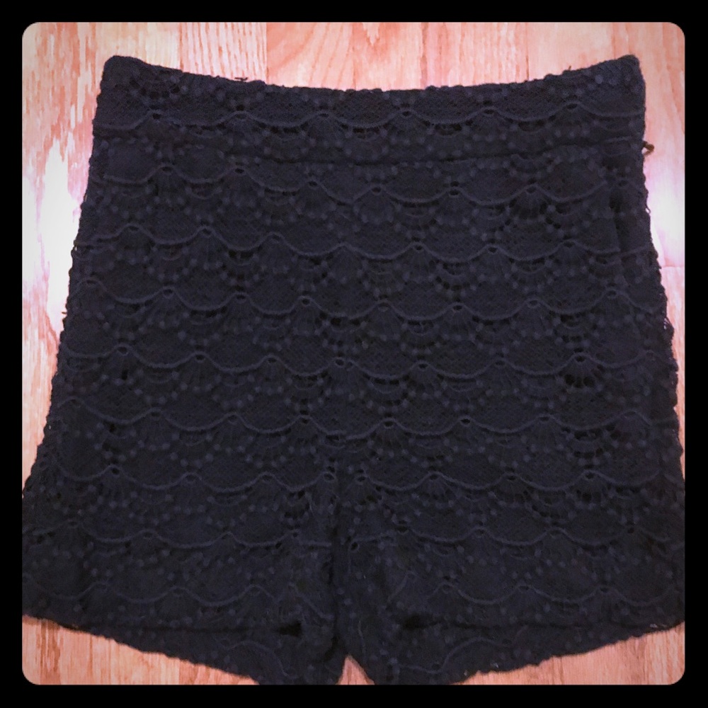 Express crotchet lace short