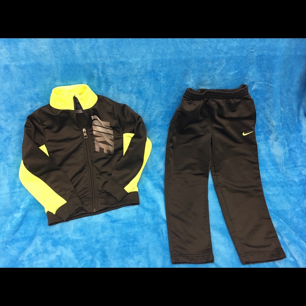 Nike boys activewear set
