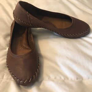 Brown leather ballet flats with support