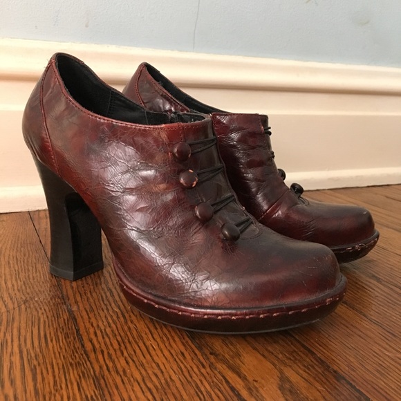 born crown heels
