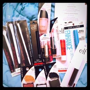 12 Piece Make Up Bundle NWT