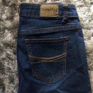 Size 3 Wishful Park skinny jeans