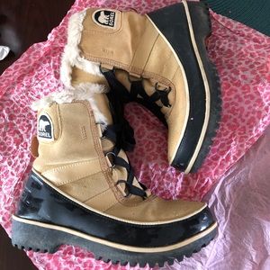 Used Sorel boots size 5