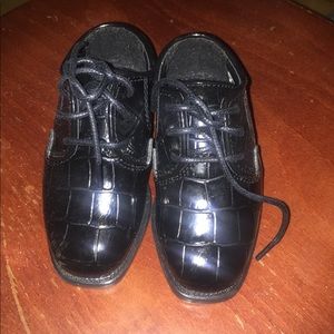 Toddler boys dress shoes size 8.5