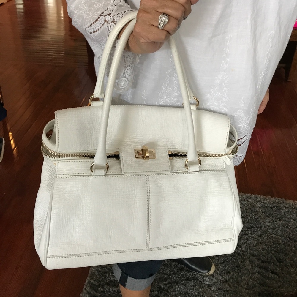 Max Mara white handbag.  Gorgeous!  Excellent cond - Picture 3 of 6