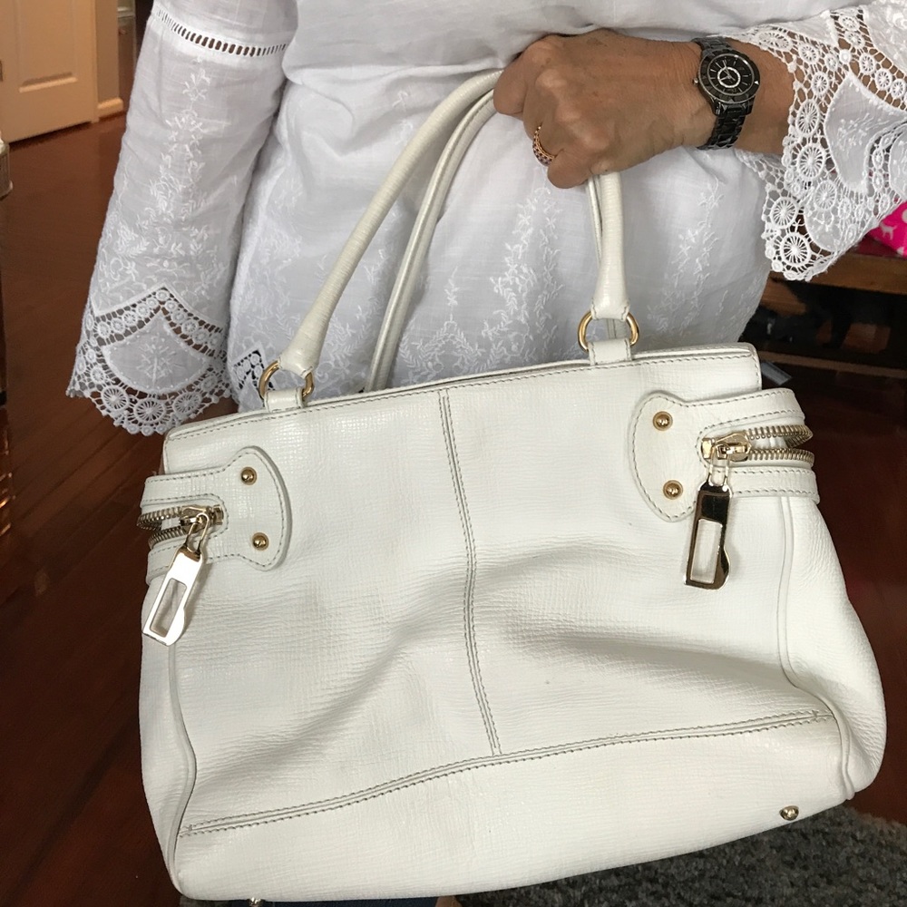 Max Mara white handbag.  Gorgeous!  Excellent cond - Picture 4 of 6