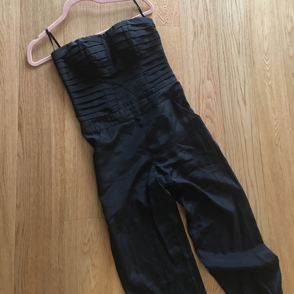 BEBE SATIN STRAPLESS JUMPSUIT SIZE 00