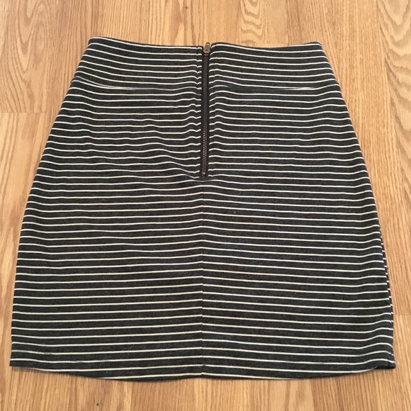 Urban Outfitters Skirt - Picture 2 of 6