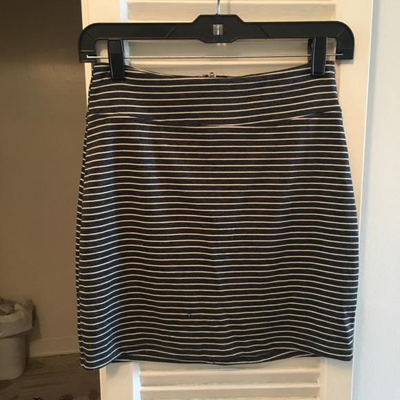 Urban Outfitters Skirt - Picture 3 of 6