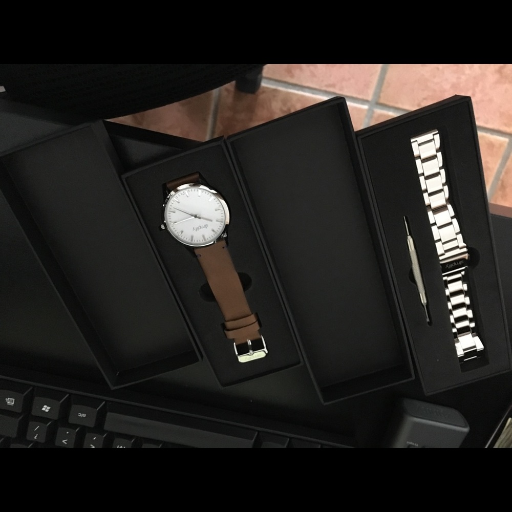 New men's simplify watch extra strap white face