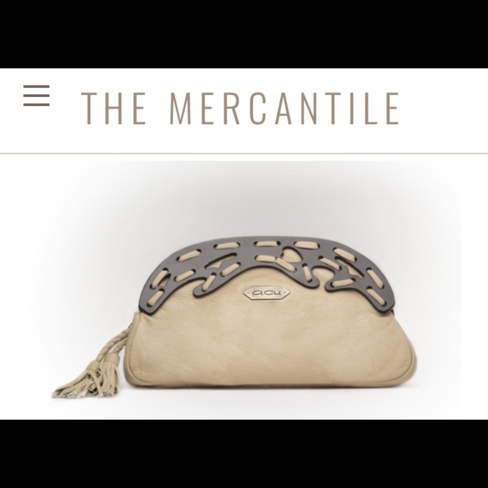 Borge Leather clutch