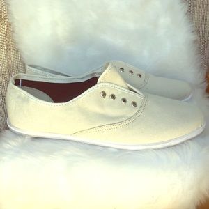 Size 10 Boston Cream Canvas Shoes