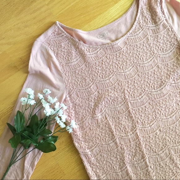 ✨HP✨Ann Taylor LOFT pink lace front 3/4 sleeve top - Picture 1 of 5