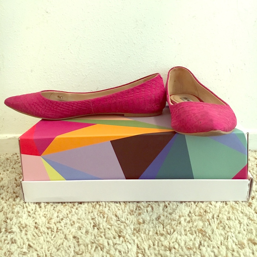 Steve Madden Hot Pink Flats