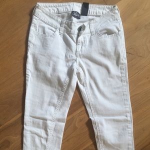 White skinny jeans