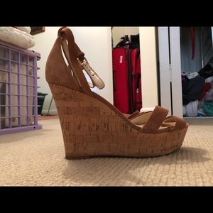 Nine West - Tan suede wedges