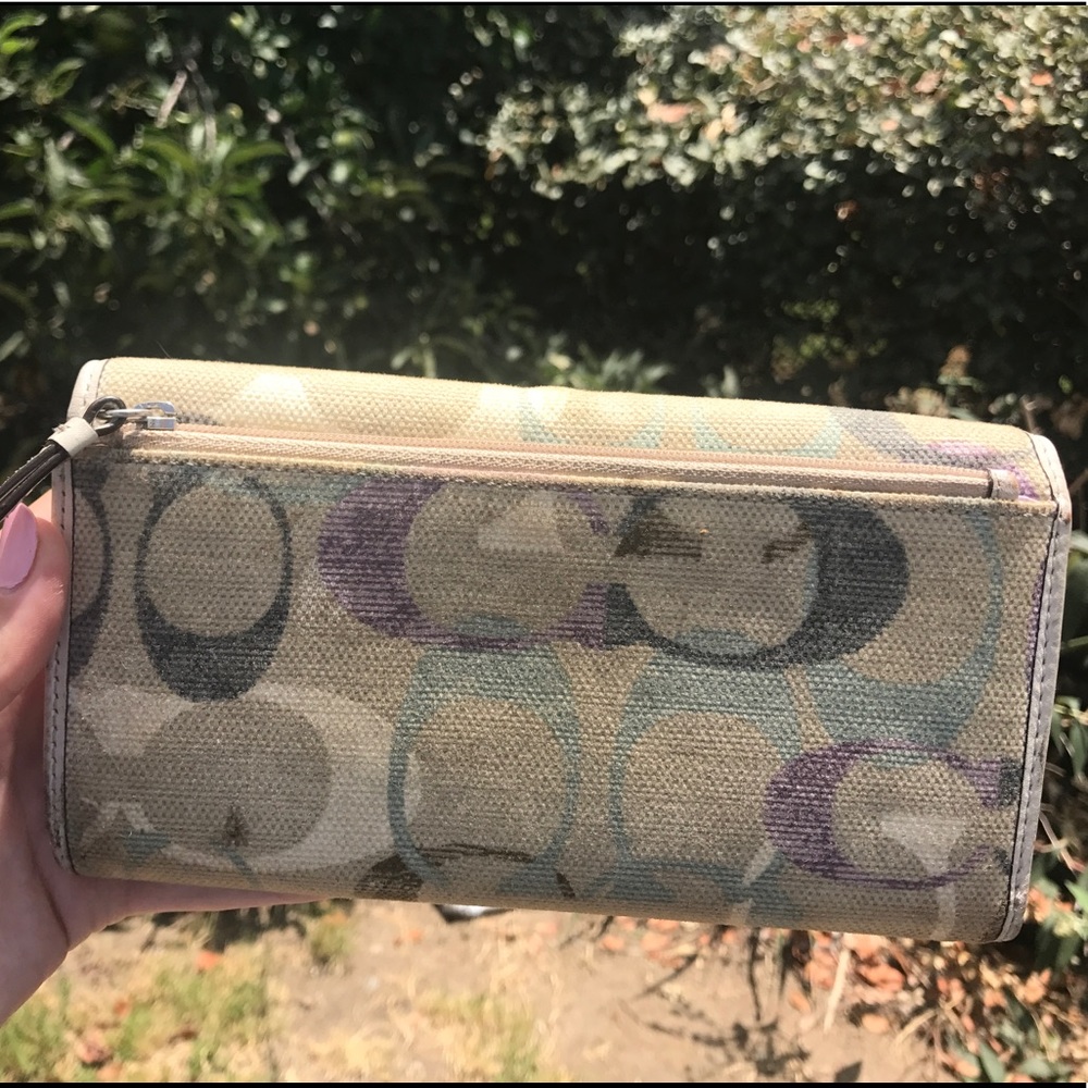 Designer Coach Wallet - Picture 2 of 3