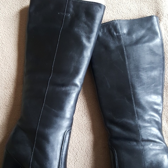 Black leather boots - Picture 2 of 7