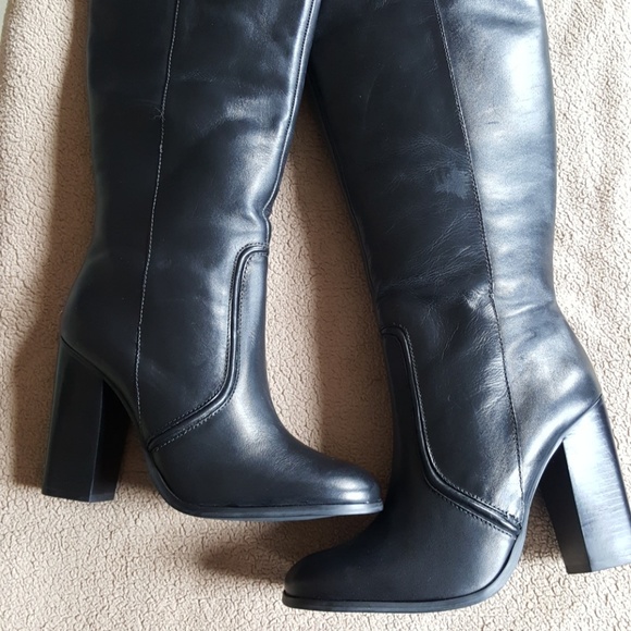 Black leather boots - Picture 5 of 7