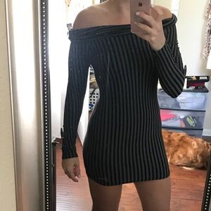 Guess off shoulder body con dress M