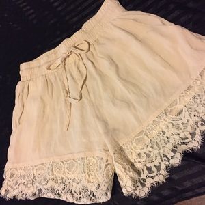 FINAL PRICE - Lace Trip High-Waisted Shorts