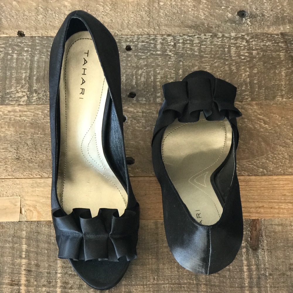Tahari black satin holiday glitzy heels. Sz 8.5