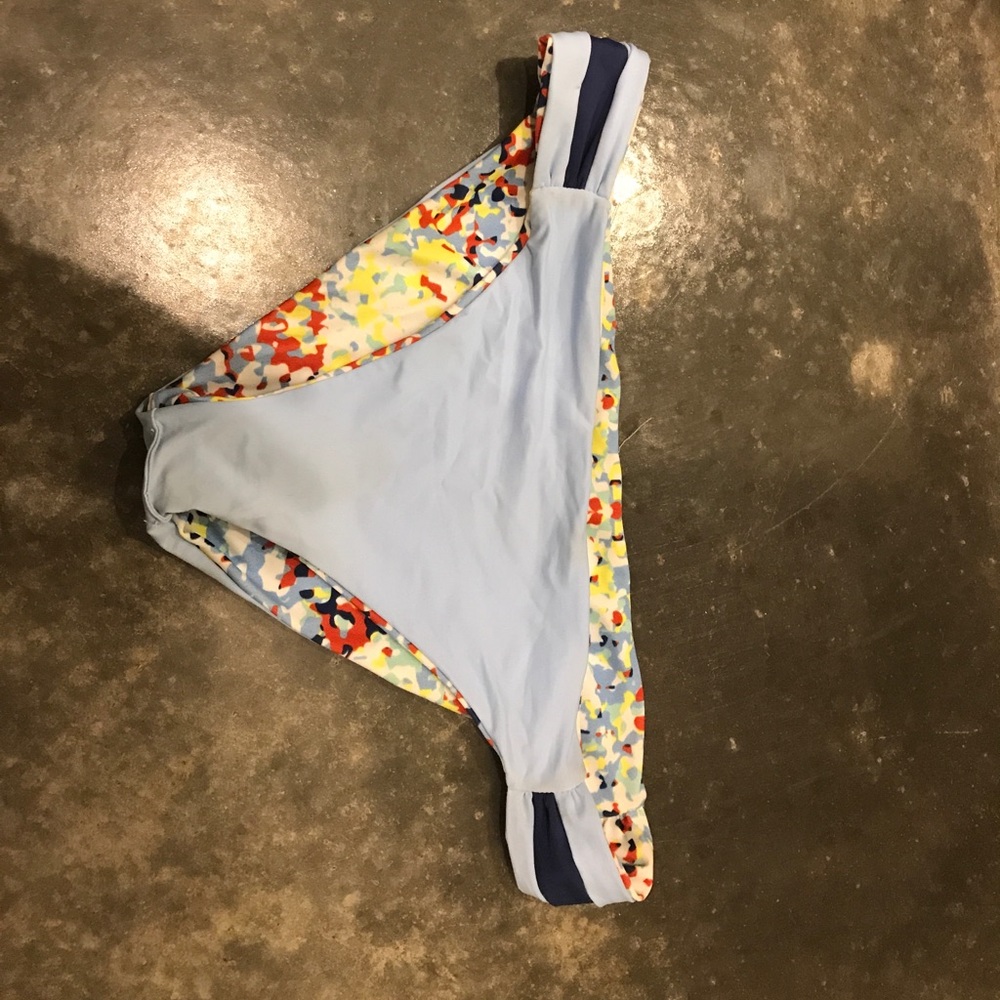 L space bottoms medium