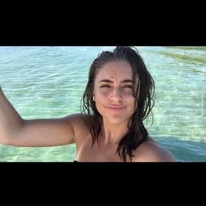 Meet your Posher, Hayley