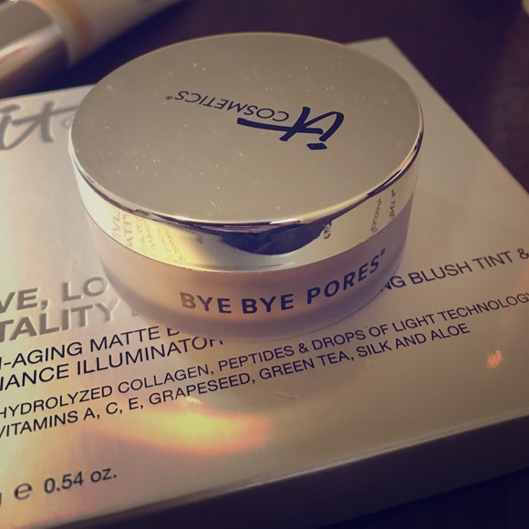 it cosmetics Other - It Cosmetics Bye Bye Pores