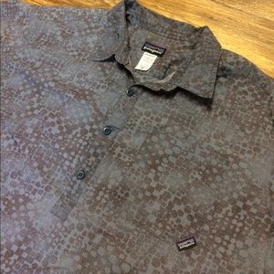 Patagonia Men’s Purple Snake Skin Print Shirt XL