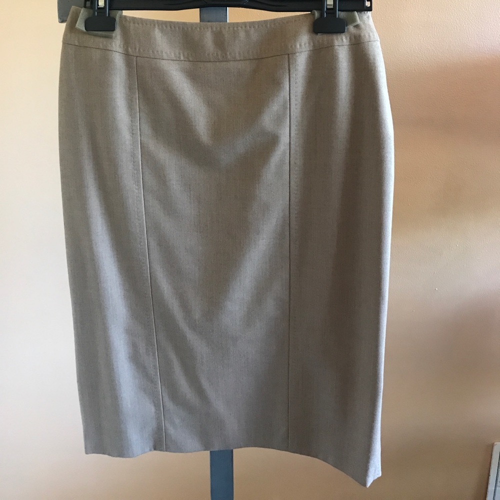 MaxMara Wool Camel Pencil Skirt w Back Pleats Sz 8