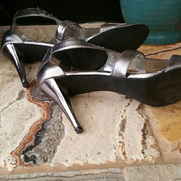 STYLE & CO. JEWELED HEEL - Picture 2 of 4