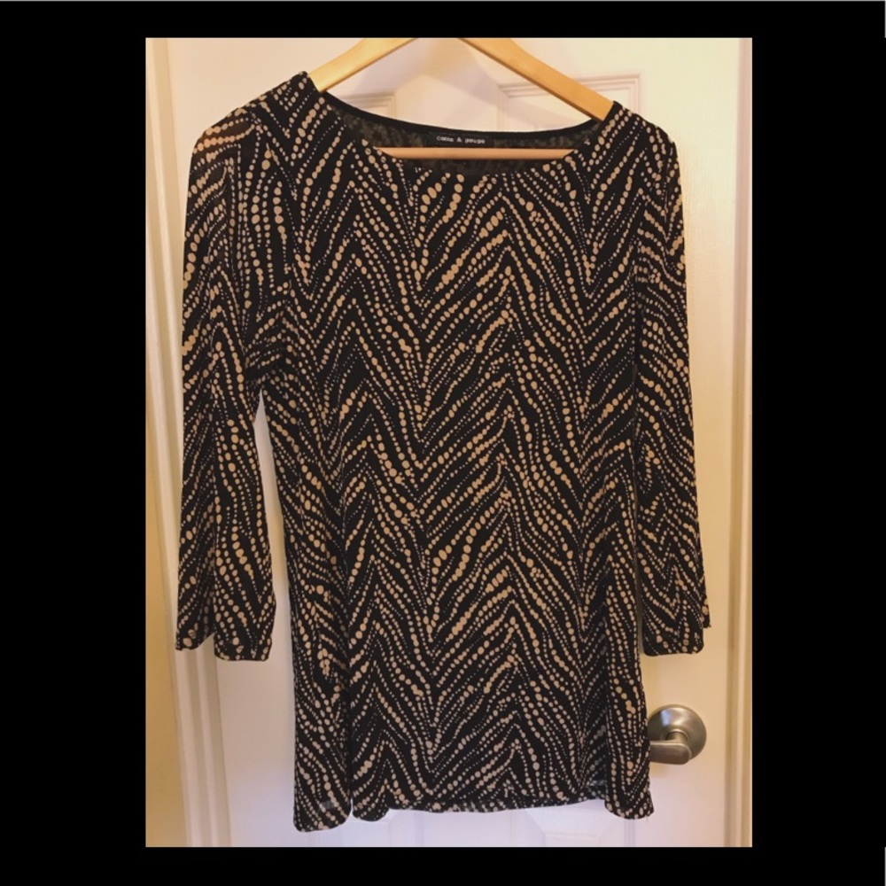 Black and gold long sleeve nylon shirt