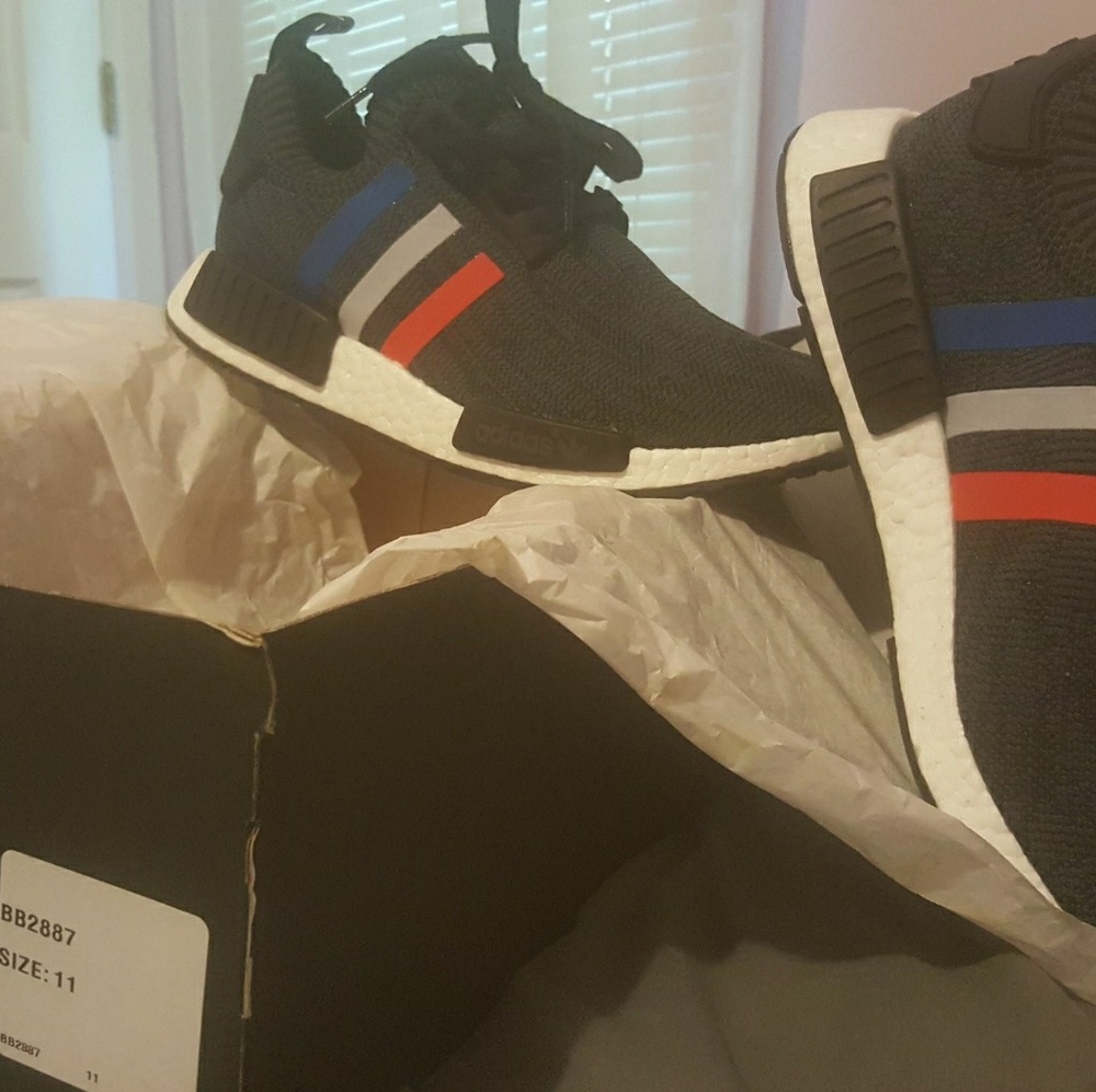 Sneakers