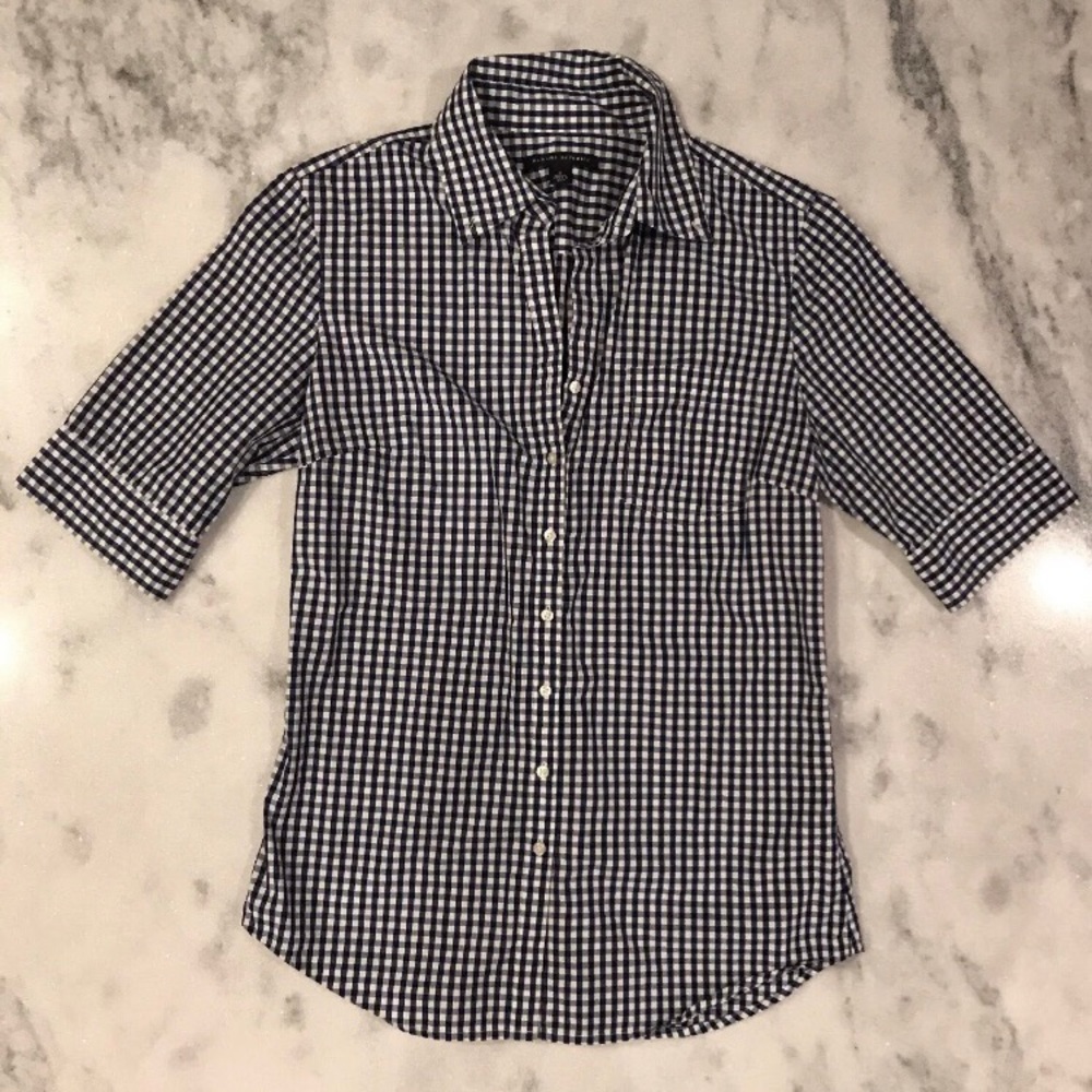 Banana Rep Short Sleeve Button Down NWOT