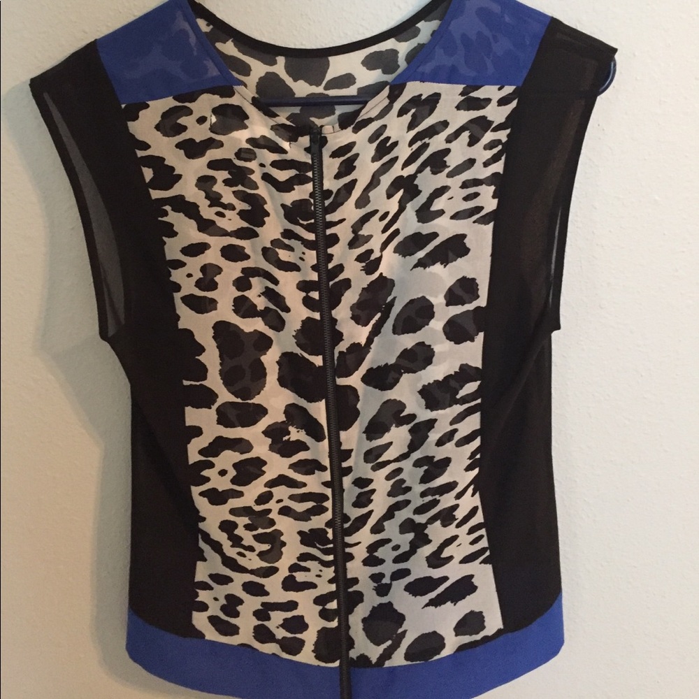 Top - Picture 2 of 2