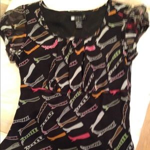 Fun ladies top.....Boots 👢👢🌹🌷