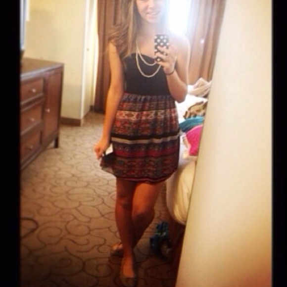 Gorgeous Aztec Patterned Short Dress - Picture 2 of 2