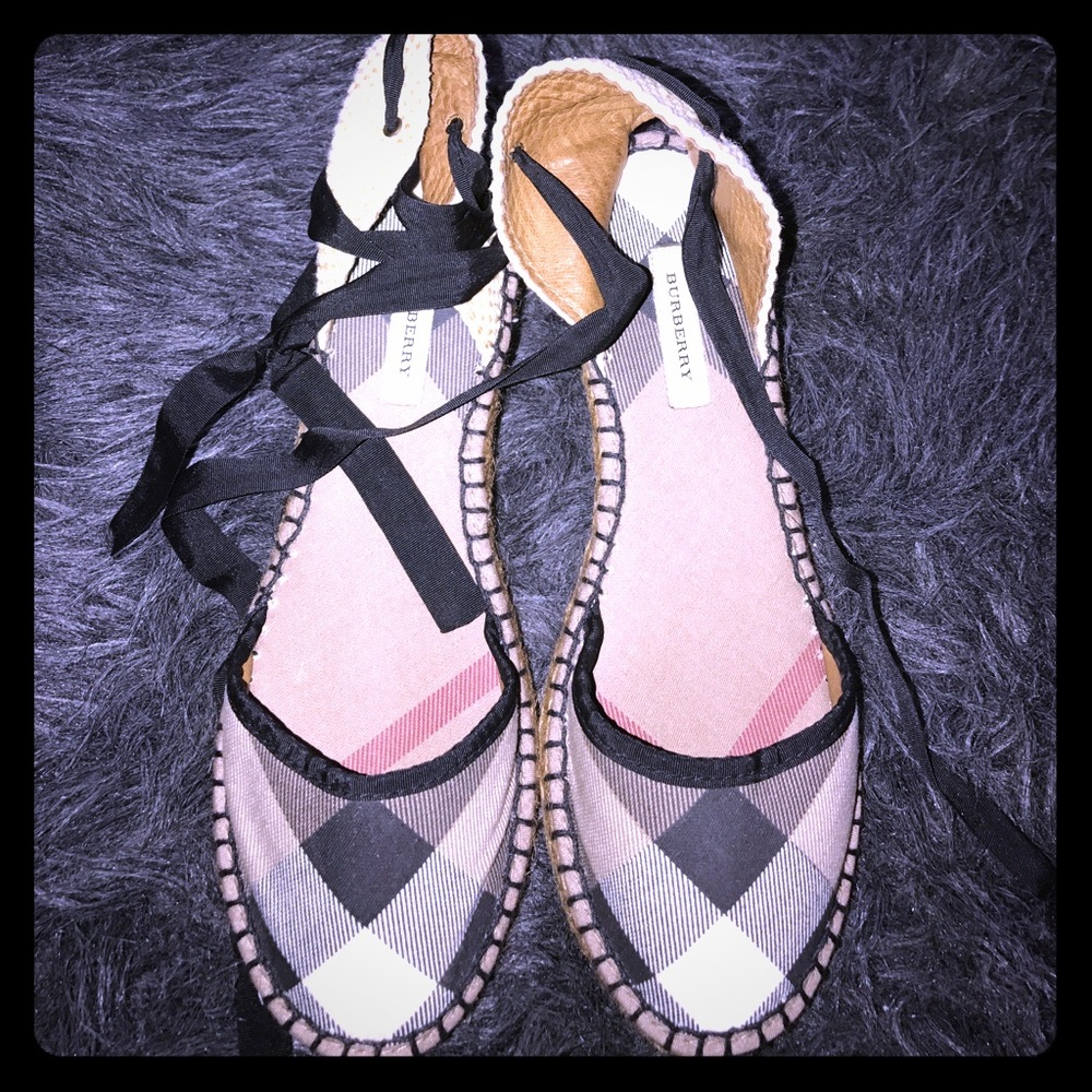 🆕Burberry nova check espadrilles.