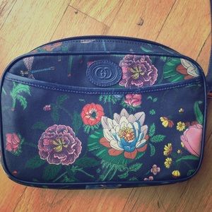 Vintage Gucci cross body