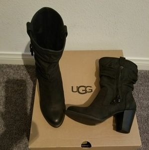 New never worn Dayton Ugg Boot (without a box)