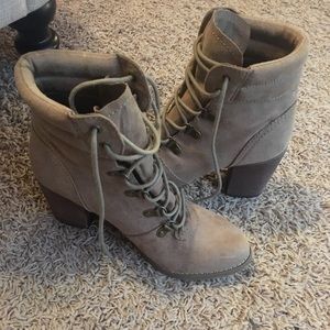 Light brown booties, perfect for fall. Worn once