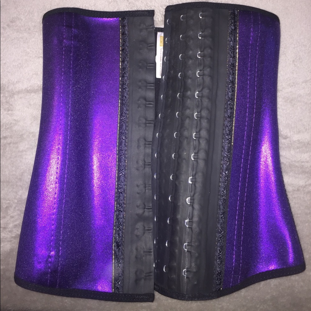 OFFERS?🛍 never worn Ann Chery waist trainer
