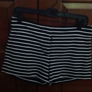 BCBG striped short